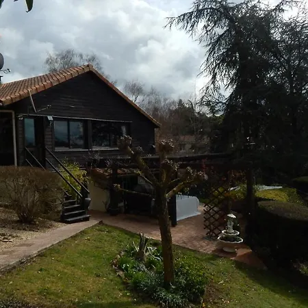 木屋 The Petite D'hotes L'Isle-Jourdain (Vienne)