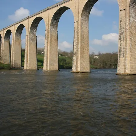 The Petite D'hotes *