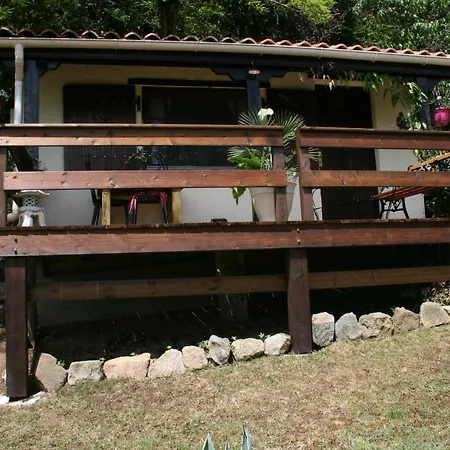 The Petite D'hôtes Chalet L'Isle-Jourdain (Vienne)