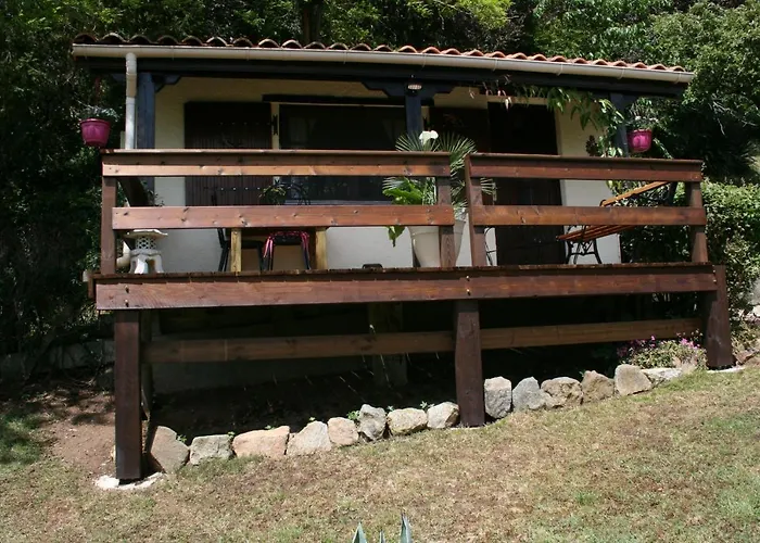 The Petite D'hotes Chalet L'Isle-Jourdain (Vienne)